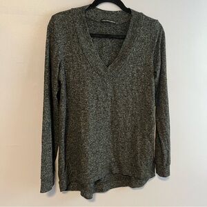 Harlowe and Graham soft grey long sleeve shirt size medium